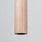 Suspension Pastelo tube fin bois G9, détail du tube de bois naturel