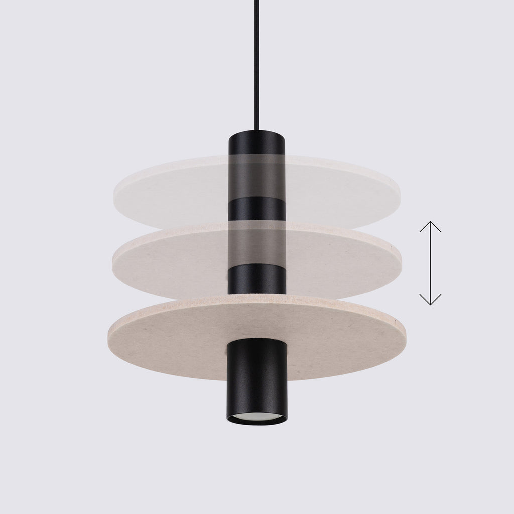 Suspension Pelta disque feutre beige et acier noir GU10, détail