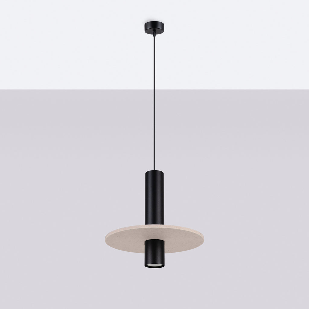 Suspension Pelta disque feutre beige et acier noir GU10, vue de profil