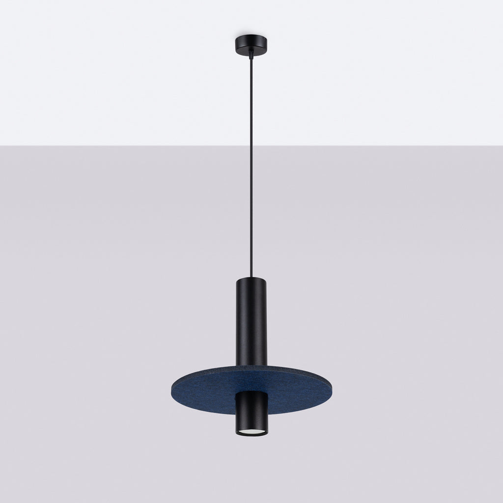 Suspension Pelta disque feutre bleu marine et acier noir GU10, vue de profil