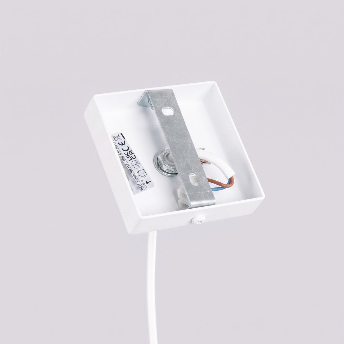 Intérieur de la rosace de la suspension Rayo 1 laque blanche avec étrier de fixation et bornier