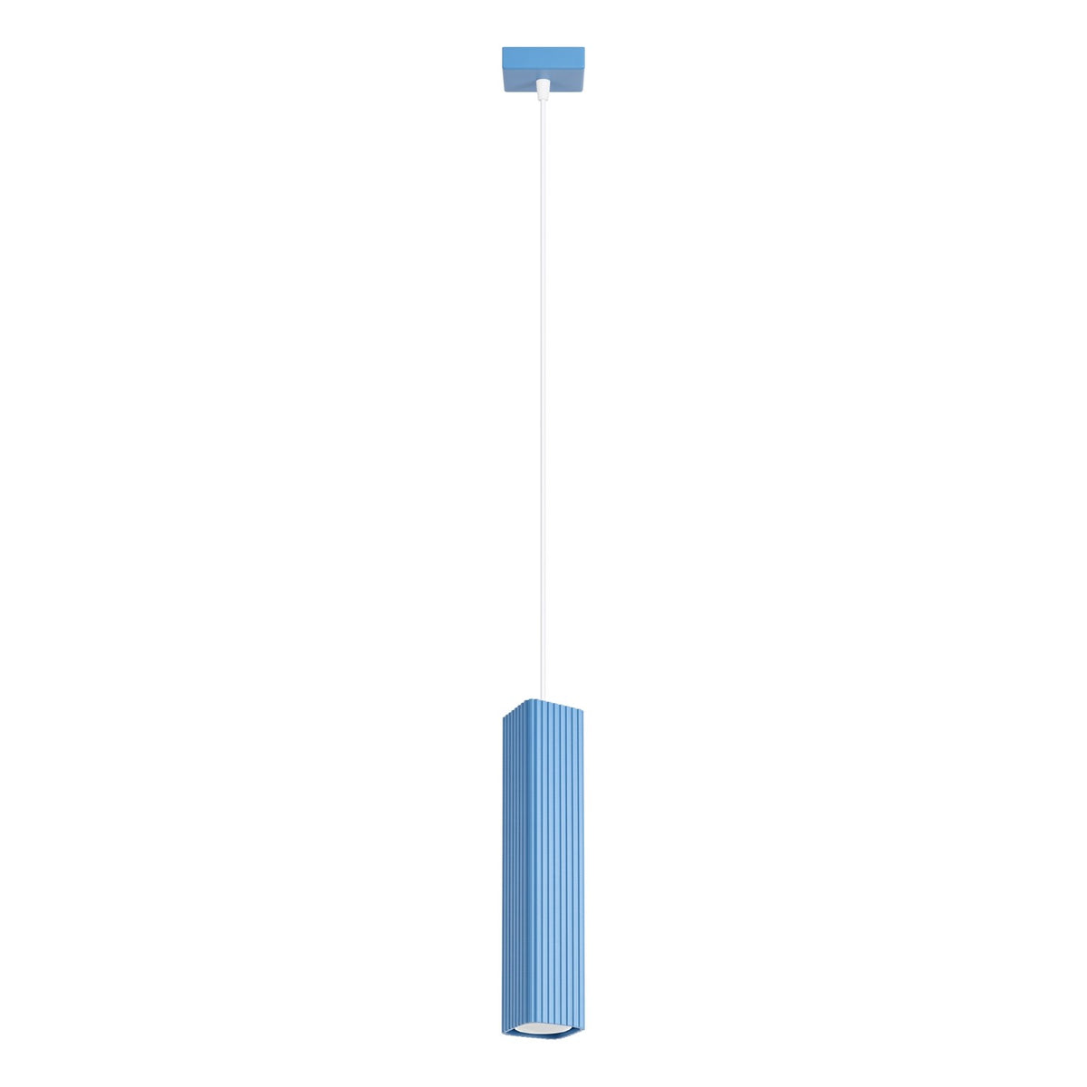 Suspension Rayo 1 cannelée laque bleu ciel vue de trois quarts sur fond blanc