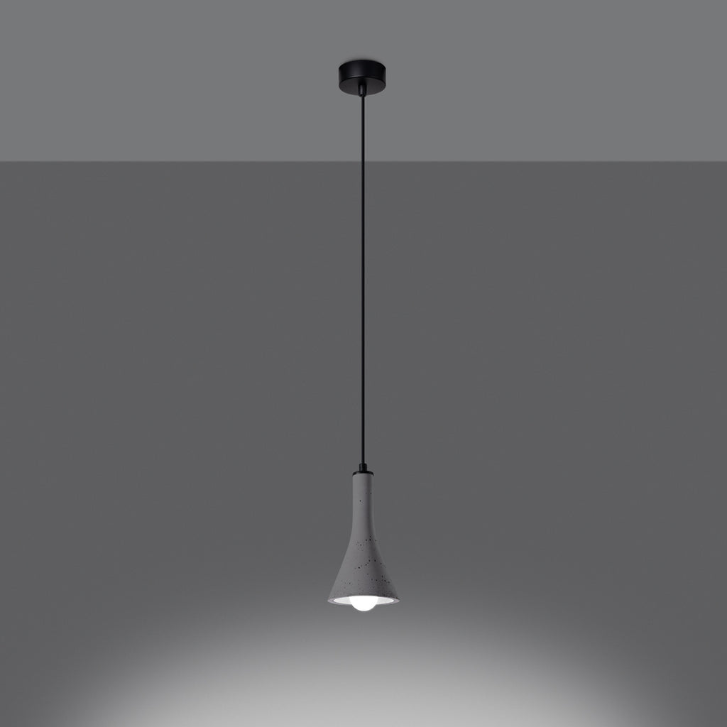 Suspension REA béton gris E14 allumée, ampoule E14 apparente