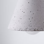Suspension REA béton gris E14, détail du béton gris brut