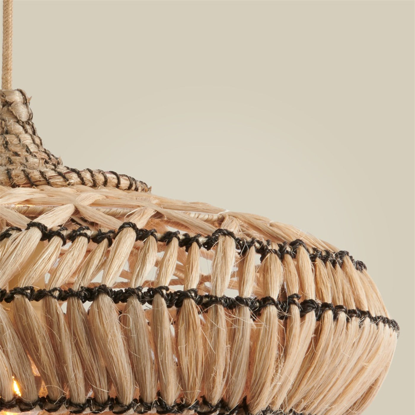 Suspension Rinjani abaca naturel et noir 50 cm E27, vue 5