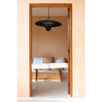 Abat-jour de suspension Sky en rotin noir 110 cm en situation