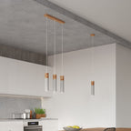 Suspension Zane 1 bois et béton gris dans un intérieur scandinave