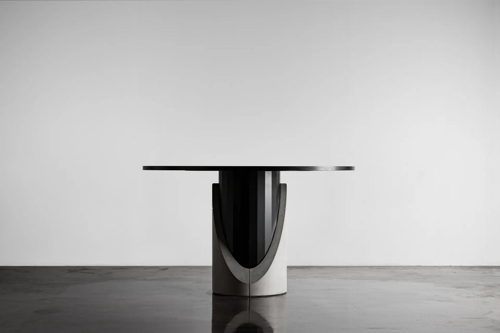 Table à manger en béton Sharp ronde en situation