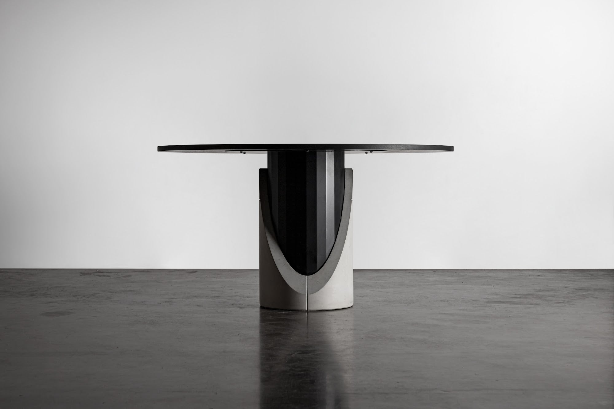Table à manger en béton Sharp ronde vue 5