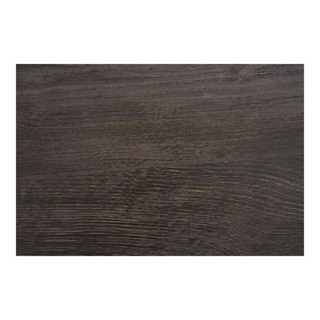 Gros plan texture bois foncé plateau table d'appoint Boavista papier décor veiné