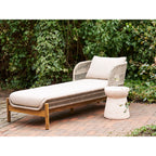 Table d'appoint Bonn naturelle en situation terrasse extérieure avec chaise longue rotin