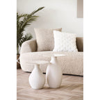 Tables Calais blanc cassé duo salon canapé bouclé parquet décor naturel