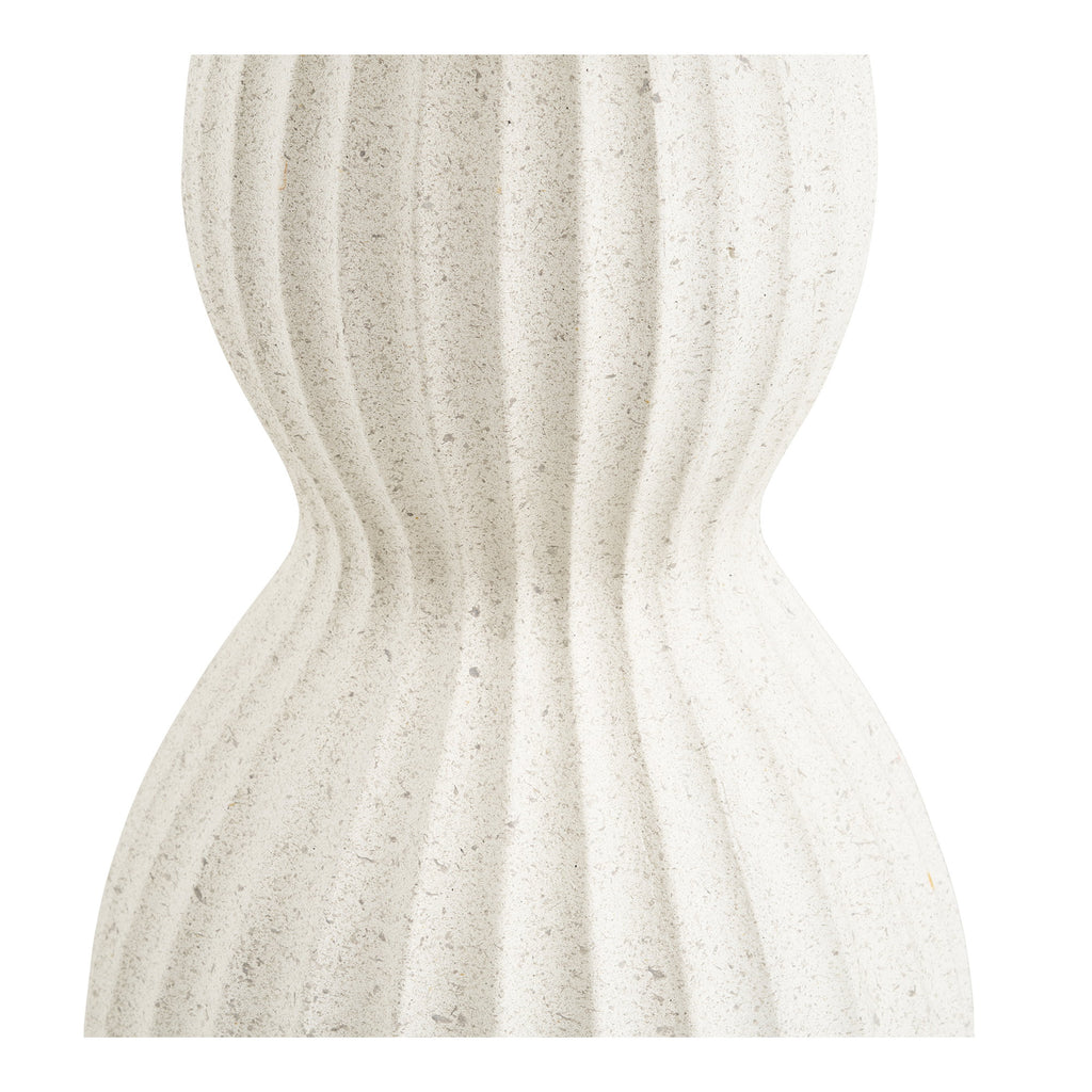Détail pied strié organique table d'appoint Newtown fiberclay blanc texturé