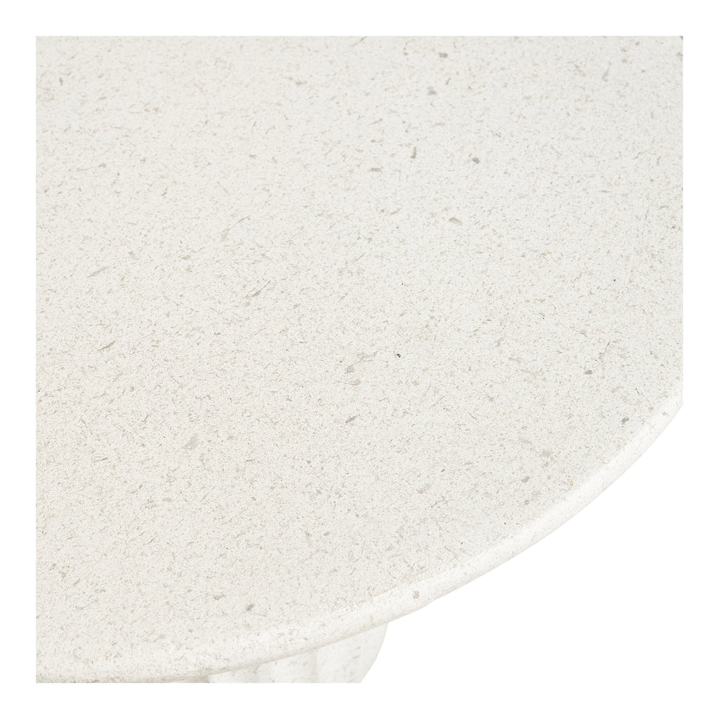 Détail plateau circulaire fiberclay blanc grainé table d'appoint Newtown vue plongeante