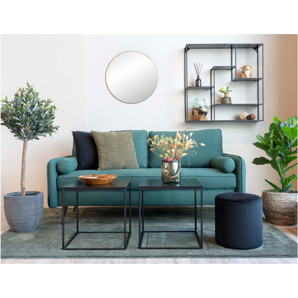 Deux tables d'appoint Vita noires en duo salon canapé vert teal et étagère métal