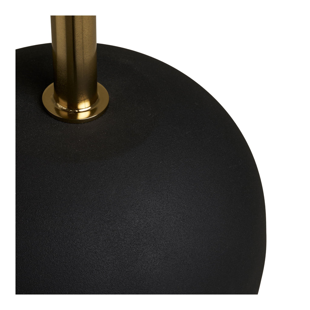 Détail base sphère acier noir mat tige laiton table d'appoint Sirone vue rapprochée
