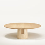Table basse Anchor plateau en chêne naturel et socle en travertin vue de face
