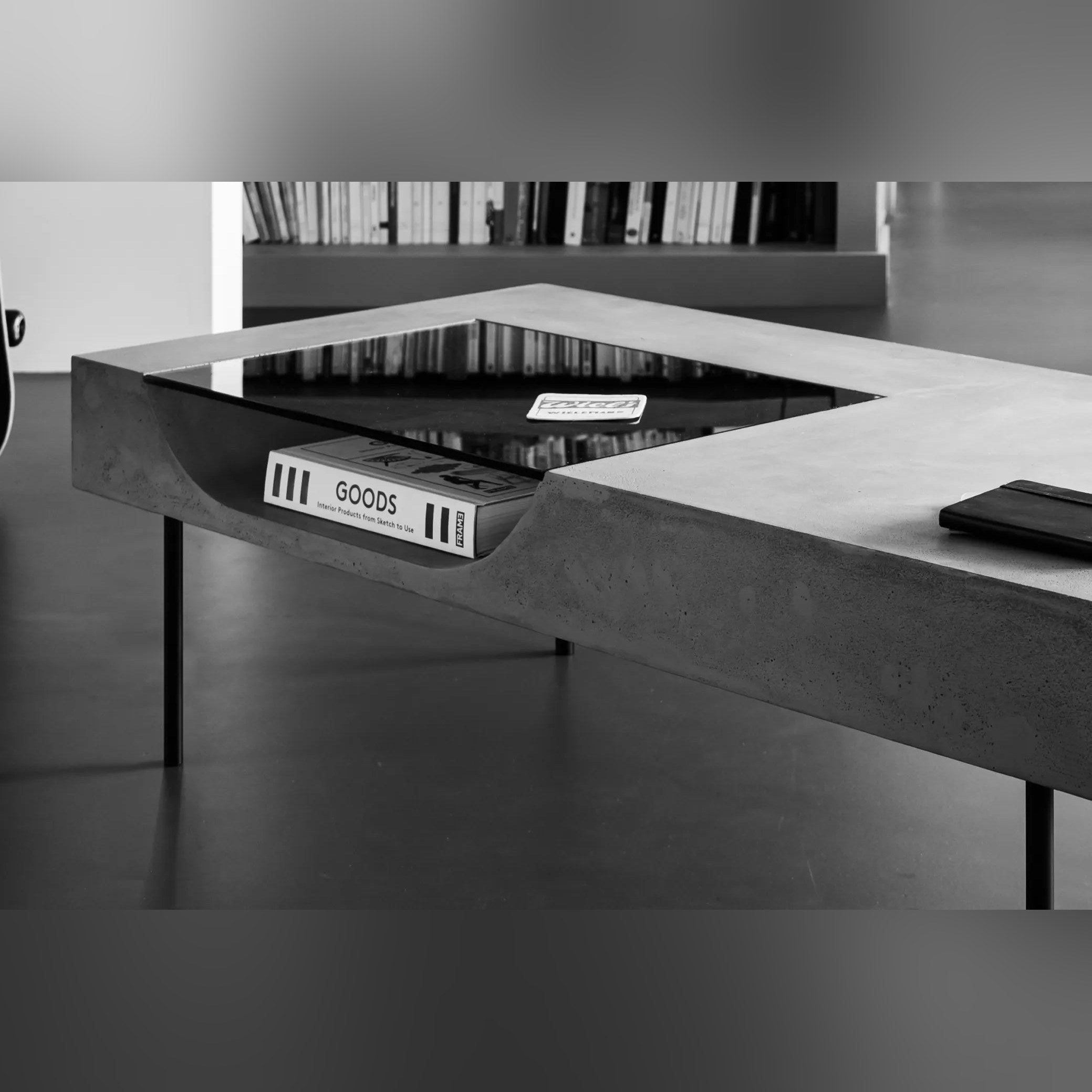 Table basse en béton Curb gris naturel en situation 4
