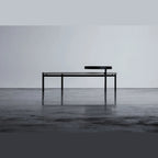 Table basse en béton Twist noir en situation 2