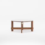 Table basse ronde Kaya Noyer foncé à plateau de marbre clair vue de face