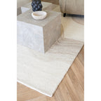Set tables basses Prague marbre beige ambiance salon tapis blanc style sculptural contemporain