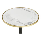 Plateau rond effet marbre blanc veiné de gris cerclé d'un liseré doré vu de dessus