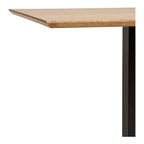 Gros plan chant plateau mélaminé chêne naturel table café Fano noir mat