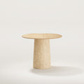 Table d'appoint Anchor plateau en chêne naturel sur socle en travertin vue de face