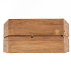 Plateau de la table Ashley Cocoon vu de dessus avec ses deux planches de teck et leur veinage