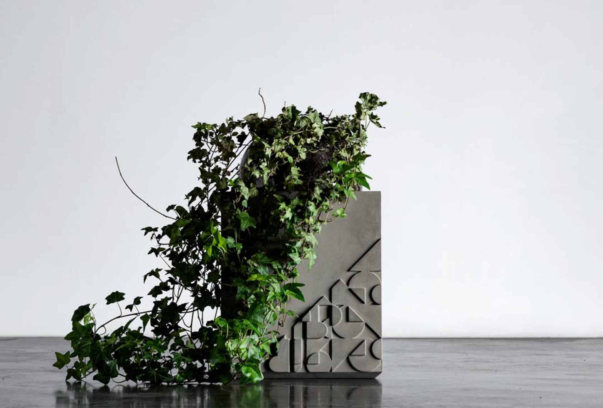 Table d'appoint en béton Curb gris naturel vue 5