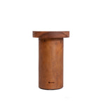 Table d'appoint ronde Inti en bois vue de face avec son plateau épais sur une colonne cylindrique