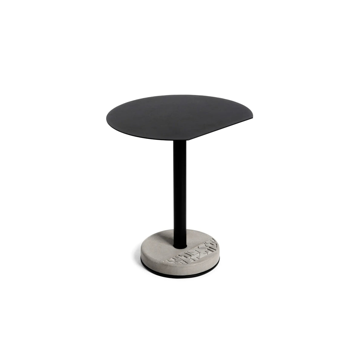 Table de bistro Donut vue de trois quarts avec le bord droit de son plateau noir