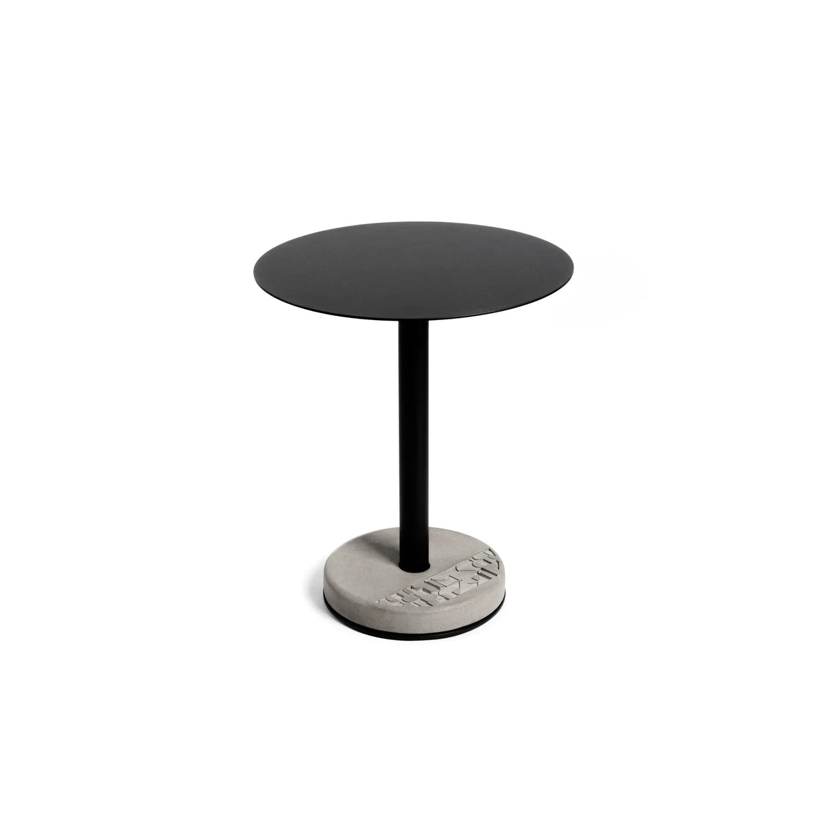 Table de bistro Donut ronde sur fond blanc avec le motif en relief du socle en béton sur le côté