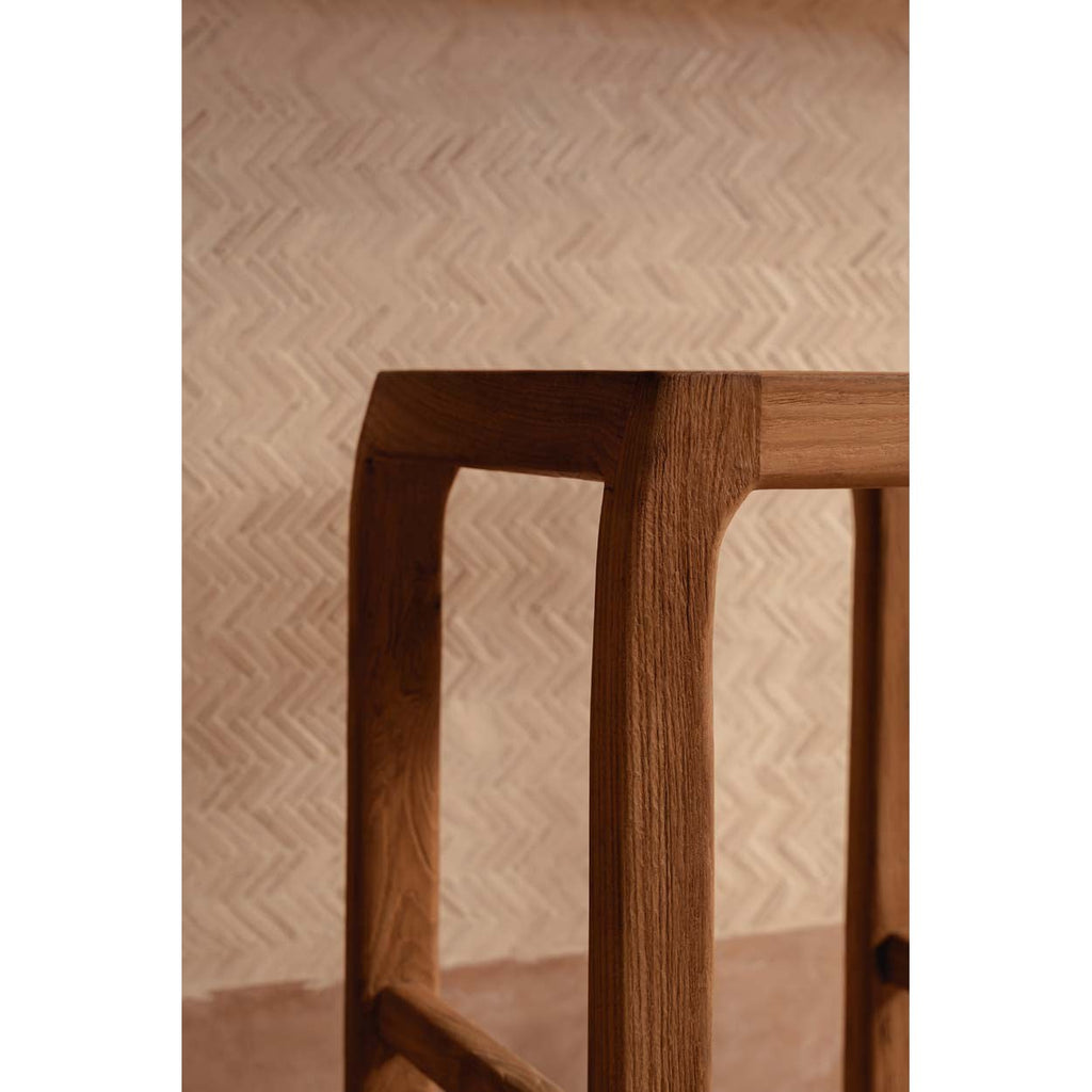Tabouret de bar Ithaca en teck recyclé en situation