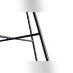 Pieds en fer à béton strié du tabouret de bar Hauteville reliés par des entretoises en croix