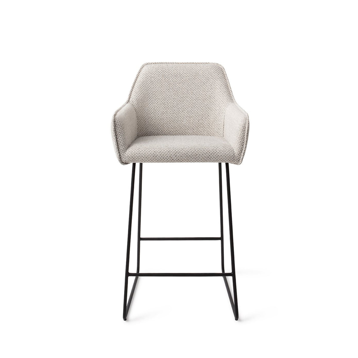 Tabouret Hofu blanc cassé à motif hauteur comptoir sur piètement luge noir vue de face avec ses accoudoirs dans le prolongement du dossier