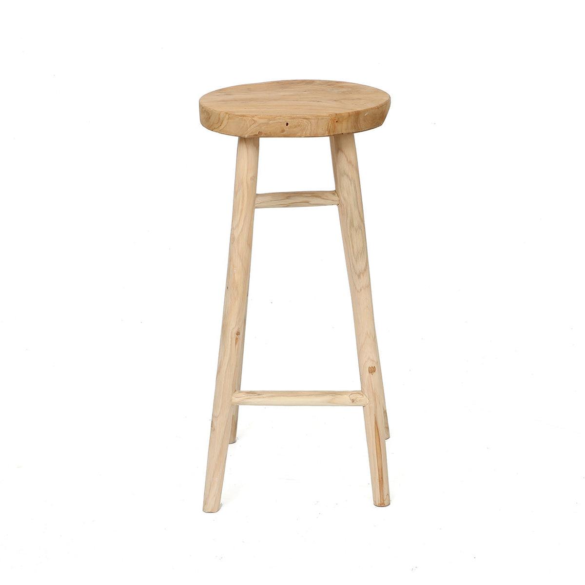 Tabouret de bar Kedut en teck naturel vu de face sur fond blanc avec ses barreaux à deux hauteurs