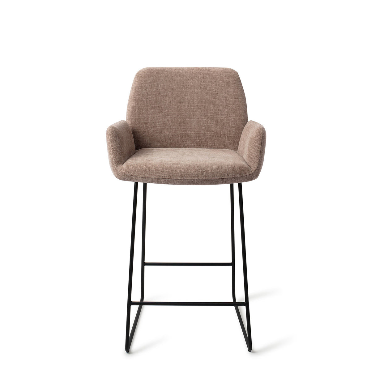 Tabouret Misaki taupe hauteur comptoir sur piètement luge noir vue de face avec ses accoudoirs et son assise garnie