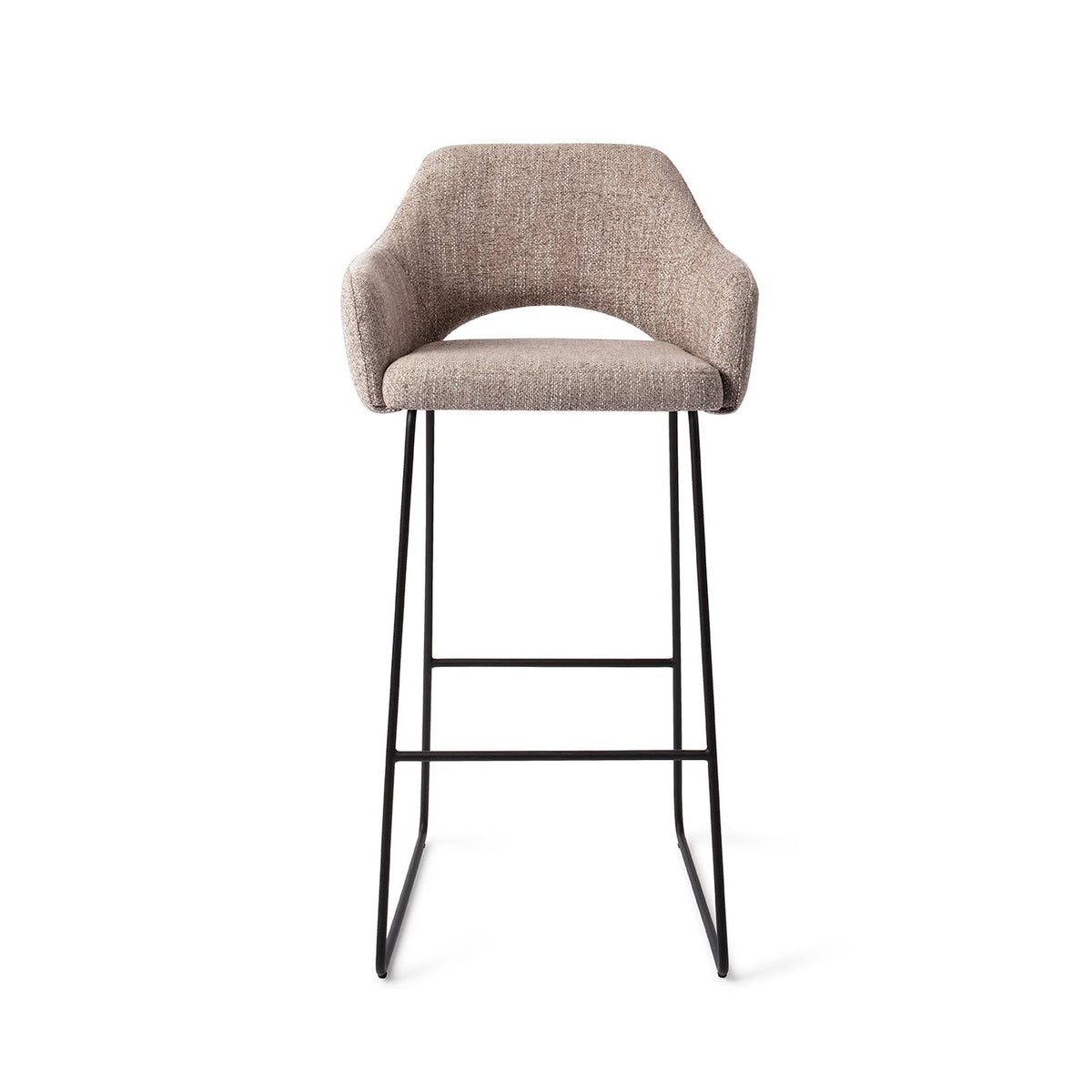 Tabouret Yanai beige chiné hauteur bar sur piètement luge noir vue de face avec ses accoudoirs et l'échancrure du dossier
