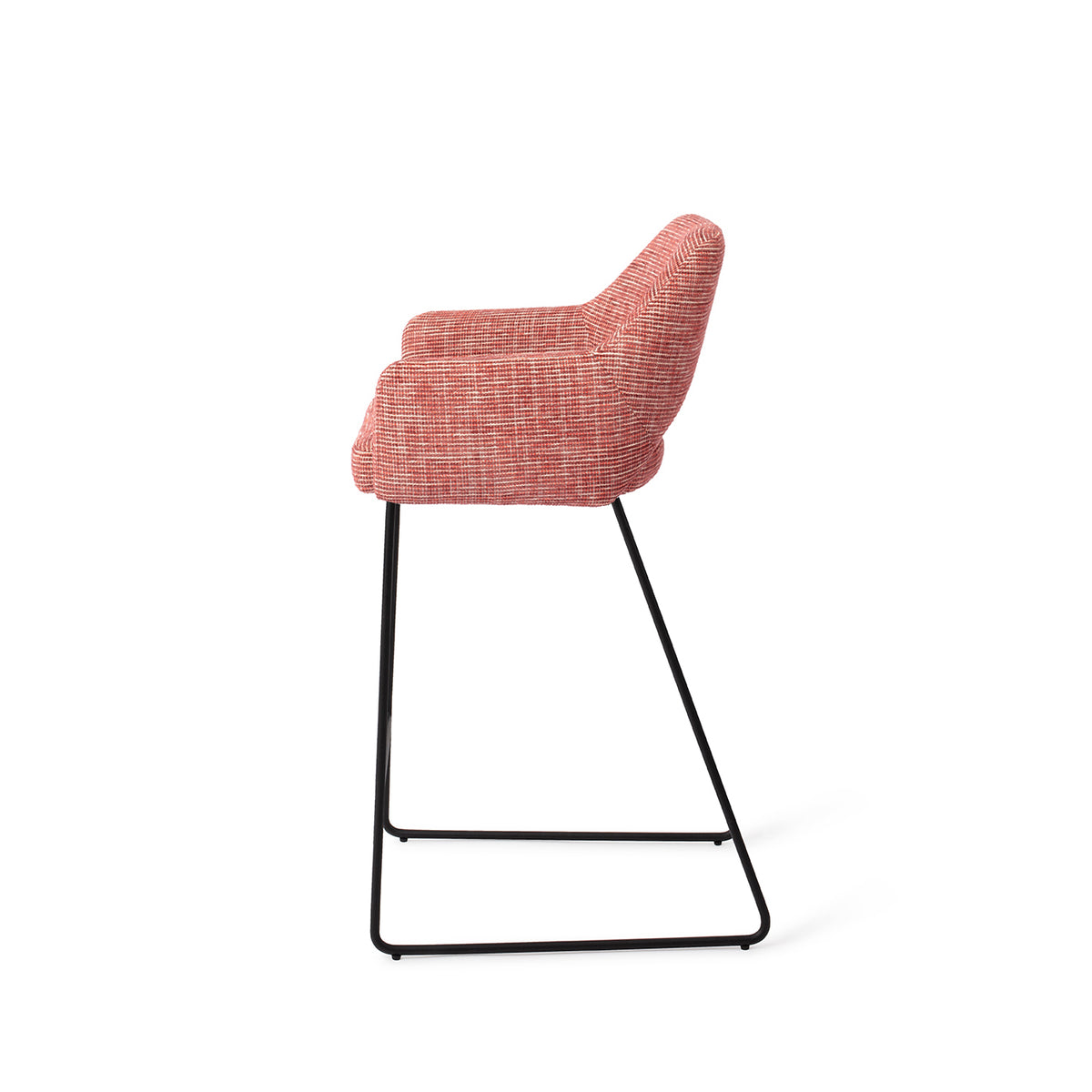 Tabouret Yanai rouge chiné hauteur comptoir sur piètement luge noir vue de profil