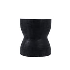 Tabouret Kotoran en bois de suar noir vu de face silhouette en diabolo cerclée de rainures