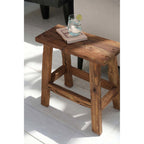 Tabouret rustique Fab en teck en situation