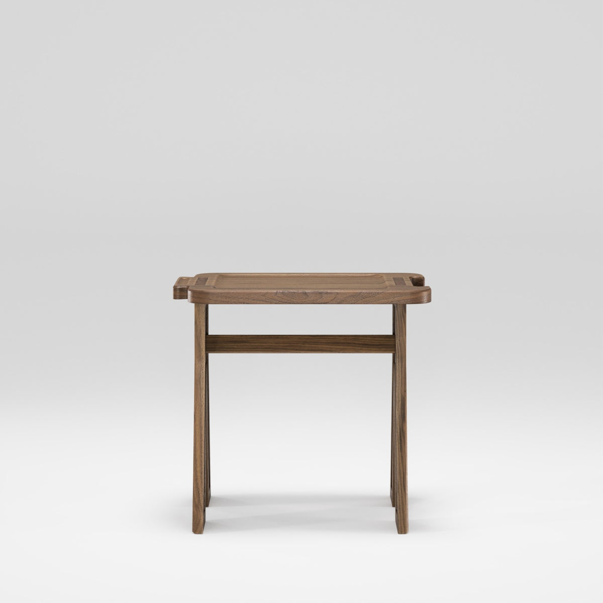 Tabouret Multibanqueta en noyer foncé vu de face