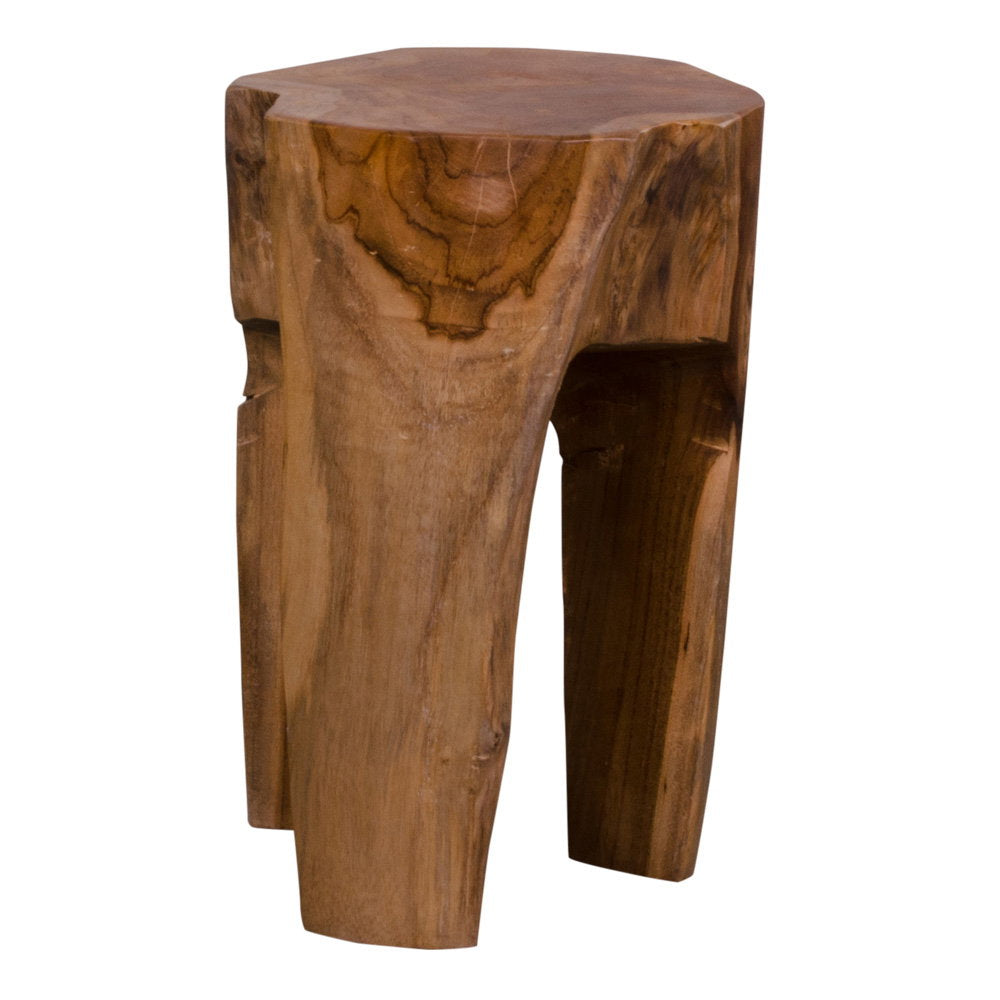 Tabouret Rose teck recyclé naturel 3 pieds sculptés ø26x40 cm vue trois quarts