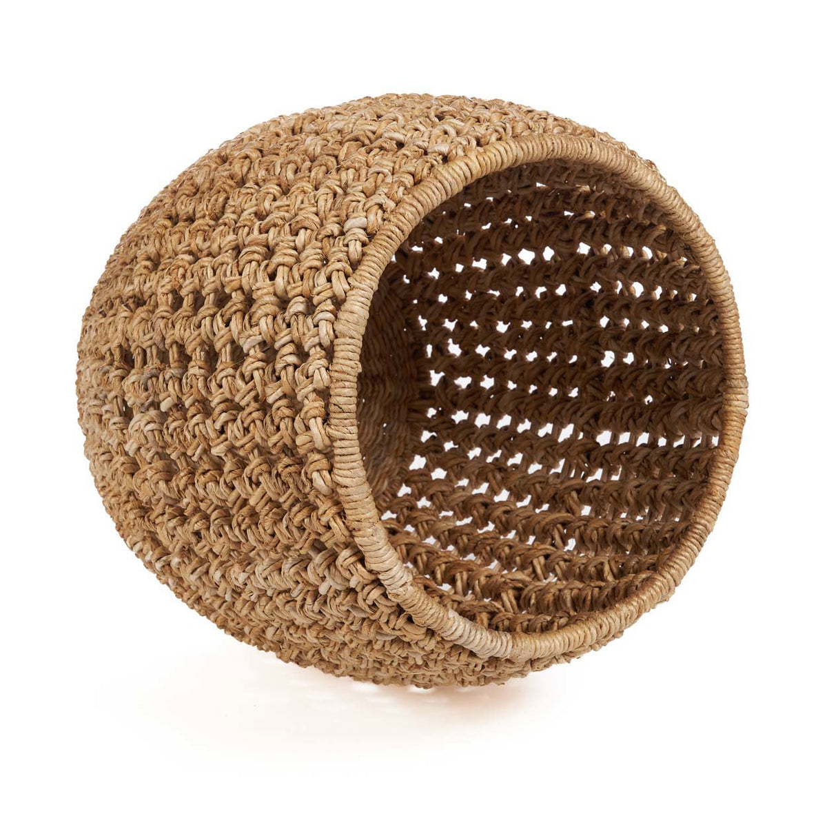Tabouret Zarkah couché sur le côté montrant son intérieur creux
