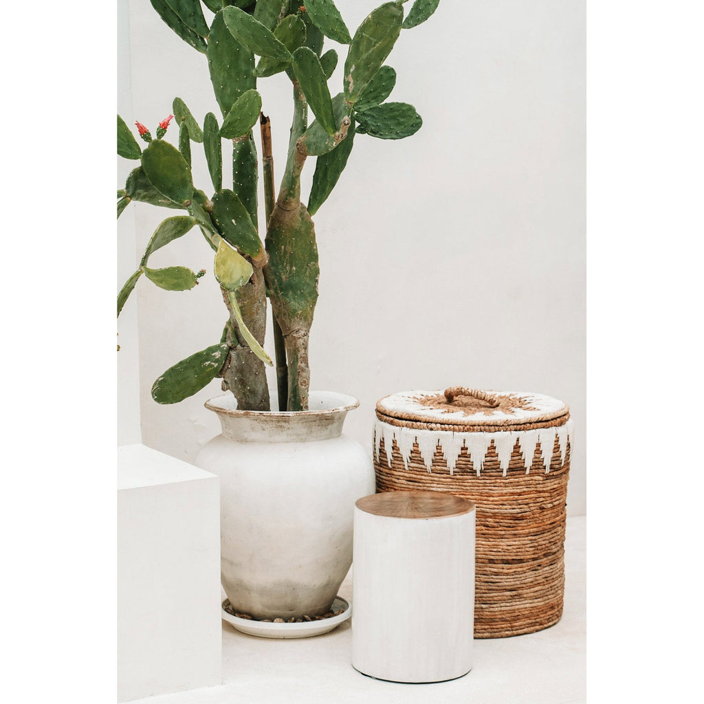 Tabouret Tribe en bois de suar blanc, vue 4