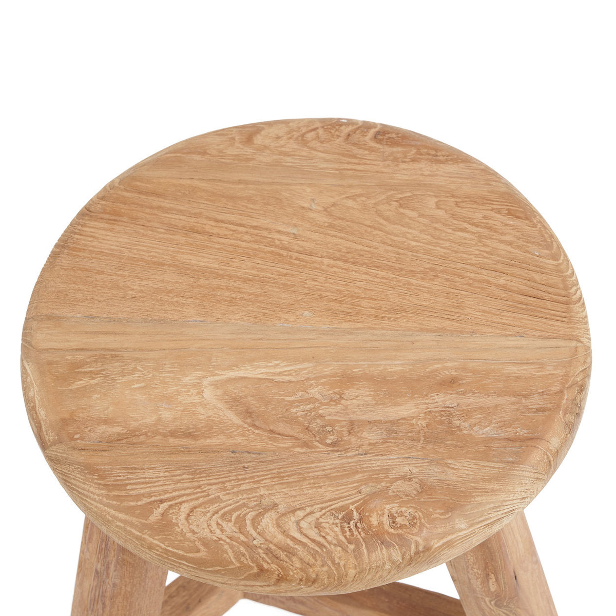 Assise ronde en teck du tabouret Noguchi vue de dessus avec son veinage