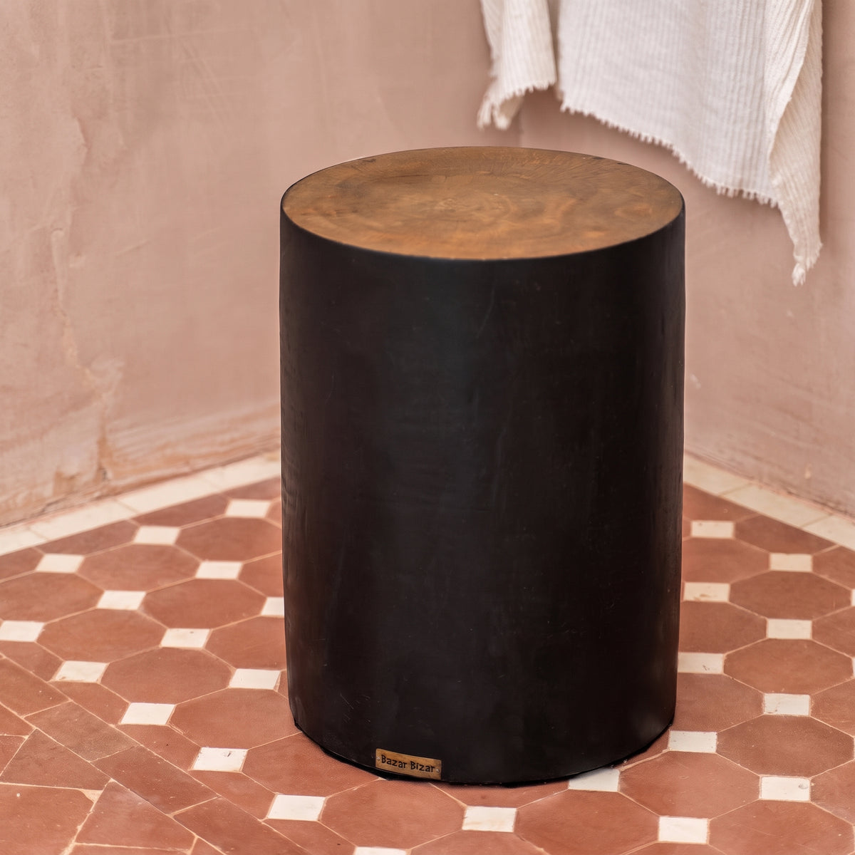 Tabouret tronc d'arbre Tribe en suar massif 40 cm