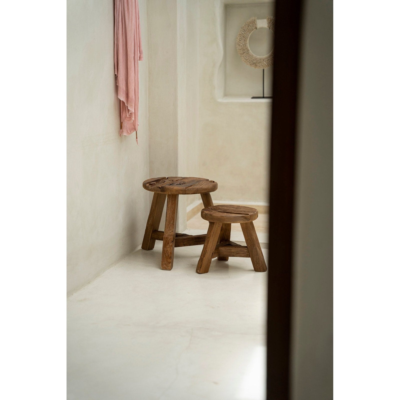 Tabouret Yatai en teck recyclé modèle moyen, vue 3