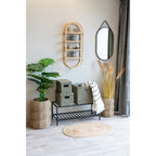 Tapis Bombay jute naturel ambiance entrée bohème avec étagère rotin et miroir noir